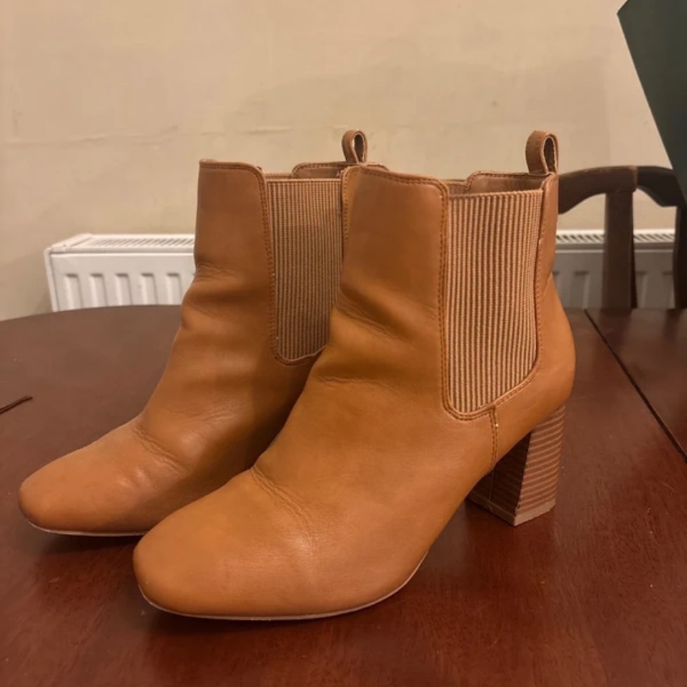 Elegant Tan Leather Ankle Boots